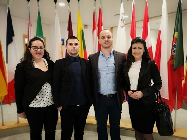 Посещението в Европейския парламент бе полезно и интересно за казанлъшките младежи от МГЕРБ / Новини от Казанлък
