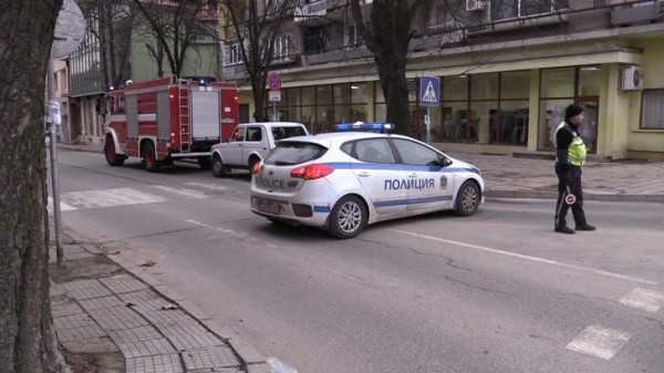 Теч на газ блокира улица в Казанлък вчера / Новини от Казанлък