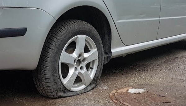 Нарязаха и четирите гуми на паркирана “Хонда“ / Новини от Казанлък