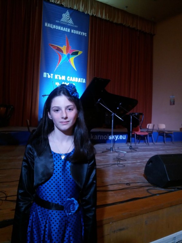 Пианистката Антония Хърлева започна годината със сребърен медал / Новини от Казанлък