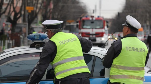 Кола се заби в ремаркето на камион край Шейново / Новини от Казанлък