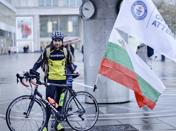 Ентусиастът Тодор Андреев потегли днес от Берлин към връх Шипка с колелото си / Новини от Казанлък
