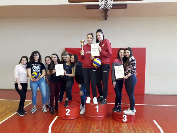 Финал на Общинския кръг по волейбол за 8 – 10 клас / Новини от Казанлък