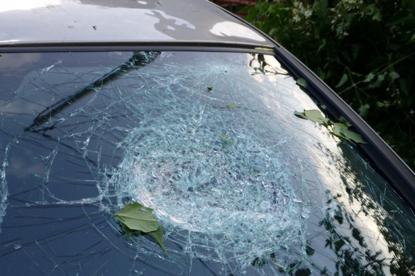 Потрошиха прозорците на кола в Кънчево / Новини от Казанлък