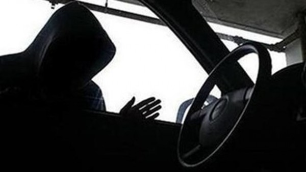 Намериха откраднат автомобил на черен път до село Дъбово / Новини от Казанлък