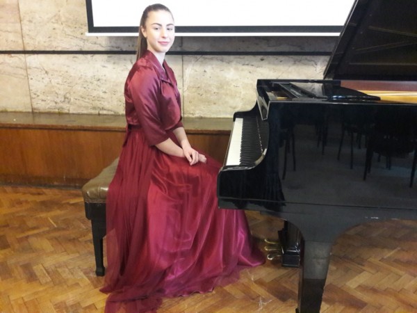 Пореден успех на пианистите в Международения музикален конкурс в Перник / Новини от Казанлък