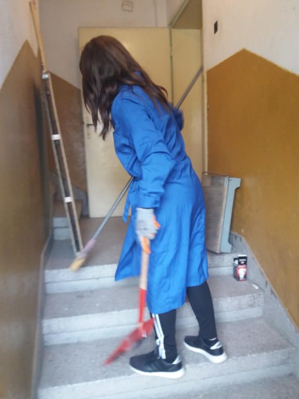Бузовградчани инициираха почистване на читалището си / Новини от Казанлък