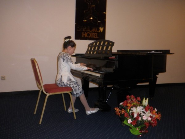 Пианистите на Елена Юлиянова отново обраха наградите / Новини от Казанлък
