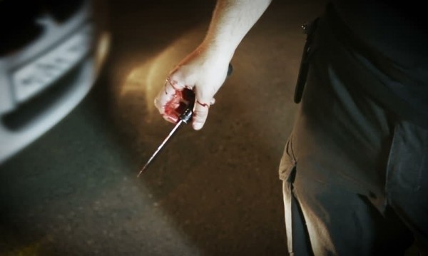 Наръгаха мъж в гърдите след сбиване пред заведение в Казанлък / Новини от Казанлък