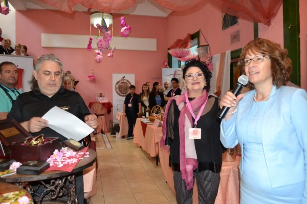 Кметът на Казанлък приветства участниците във Фестивал на виното Розе / Новини от Казанлък