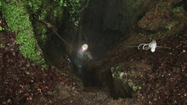 Разкопаха част от ледената пещера на Бузлуджа / Новини от Казанлък