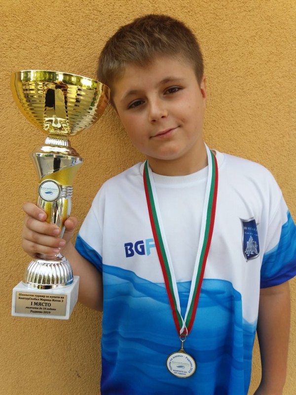 Казанлъшкият шахматист Симеон Дичев отново със златен медал / Новини от Казанлък