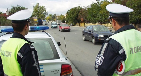 Двама в ареста заради алкохол и наркотици / Новини от Казанлък