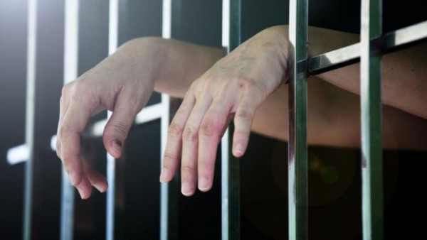 Връщат 22-годишен рецидивист в затвора заради кражба / Новини от Казанлък