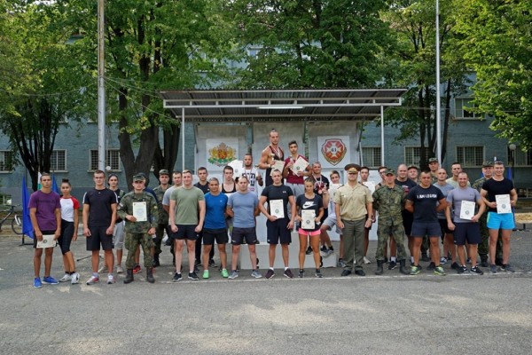 Смелчаци мериха сили в състезание по уличен фитнес / Новини от Казанлък