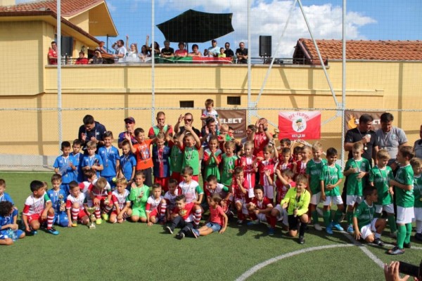 Казанлъшкият отбор е шампион в детски футболен турнир / Новини от Казанлък