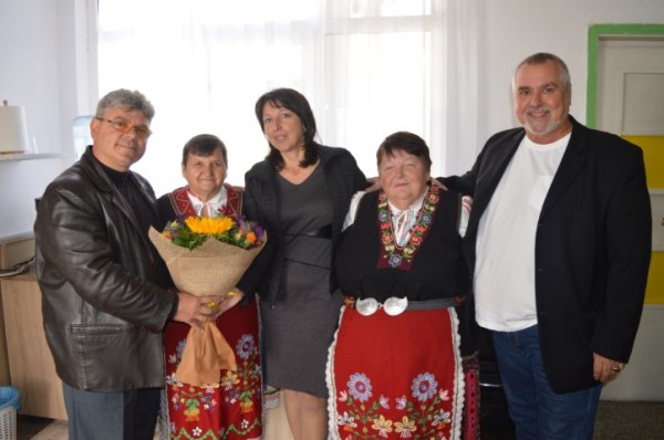 Кандидатът на ГЕРБ за кмет на Горно Черковище се срещна с родители и специалисти в новата придобивка за децата на селото / Новини от Казанлък