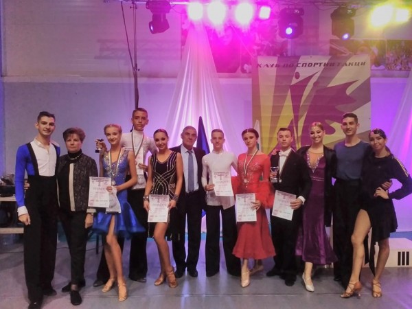 5 медала за танцовите двойки на “Роза“ от турнира в Казанлък / Новини от Казанлък