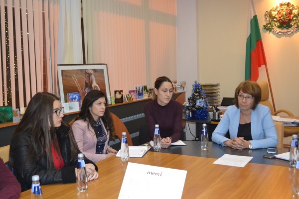 Първа среща на Кмета в новия мандат с Младежки общински съвет / Новини от Казанлък