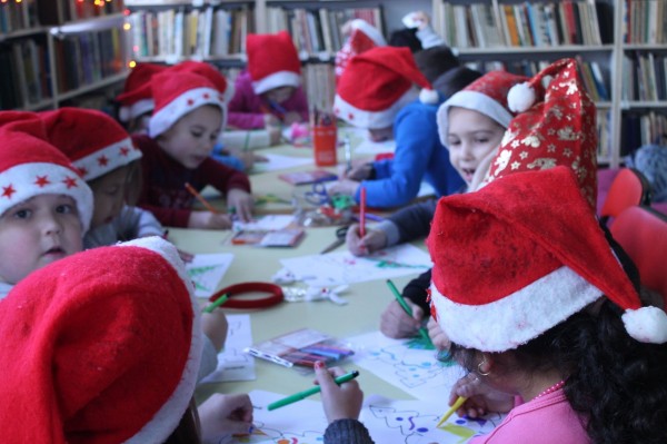 Тази вечер, „Коледни вълшебства” в библиотеката / Новини от Казанлък