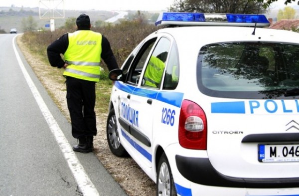 Нерегистриран автомобил прати поредния шофьор в ареста / Новини от Казанлък