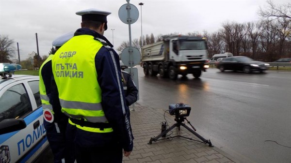 Полицията ще дебне за превишена скорост / Новини от Казанлък