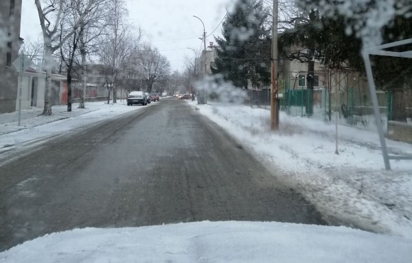 Всички пътища на територията на общината са почистени и опесъчени / Новини от Казанлък