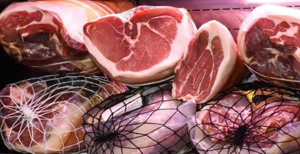 Спецакция залови близо 14 кг месо с неизвестен произход в хранителни магазини / Новини от Казанлък