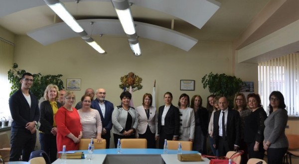 Кметът се срещна с директори на училища с музикални паралелки / Новини от Казанлък