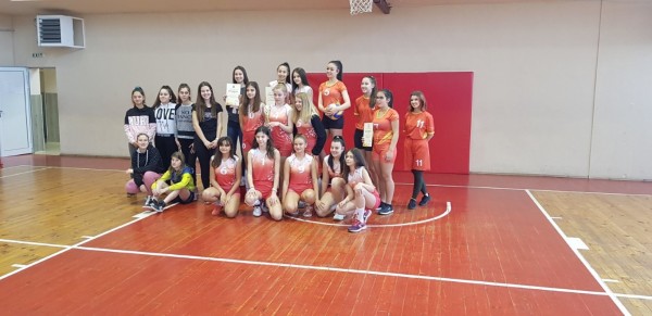 С много публика премина Общинското първенство по волейбол при 5 – 7 клас / Новини от Казанлък
