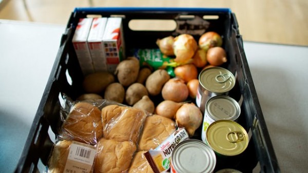 “Бъдеще за децата“ събират хранителни продукти за нуждаещи се / Новини от Казанлък