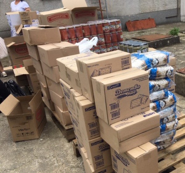 „Бъдеще за децата“ раздаде първите пакети с дарения на нуждаещите се / Новини от Казанлък