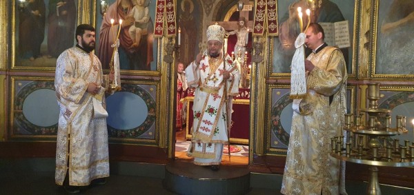 На Еньовден митрополит Киприан отслужи литургия в Казанлък / Новини от Казанлък