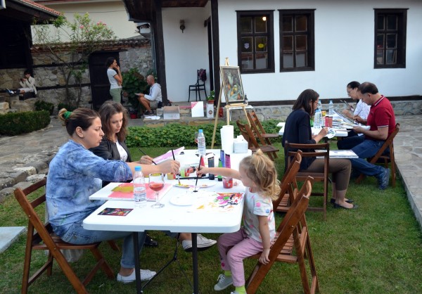 Релакс вечер с рисуване и вино организира Галерията / Новини от Казанлък