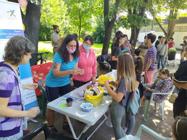 Мобилна „Творителница“ е част от забавленията за деца в Розариума  / Новини от Казанлък