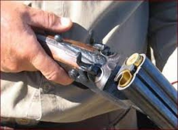 Откриха самоделна пушка и патрони в колата и дома на 55-годишен мъж / Новини от Казанлък