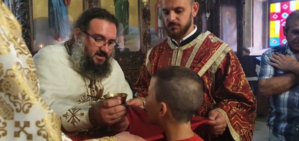 10-годишен бе подстриган за иподякон от митрополит Киприан в Казанлък на Голяма Богородица / Новини от Казанлък