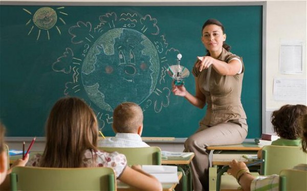 82% от учителите са за редовния учебен процес от 15 септември / Новини от Казанлък
