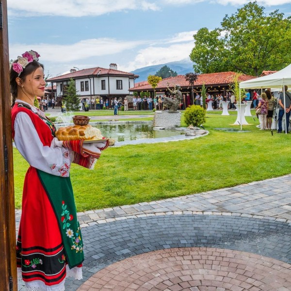 Отпразнувайте първия учебен ден с българска народна музика в „Светилото” / Новини от Казанлък
