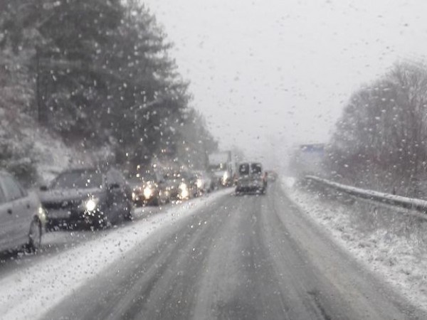 АПИ към шофьорите: Очакват се превалявания от сняг в Предбалкана и проходите / Новини от Казанлък