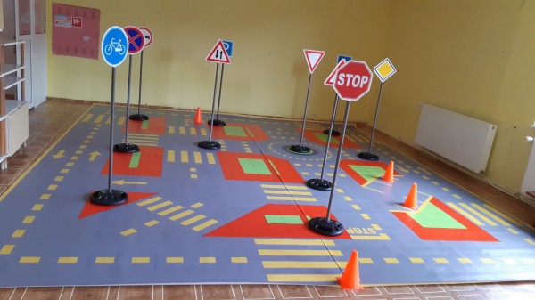 Децата от ДГ „Слънчице“ вече ще учат безопасността по пътищата на практика / Новини от Казанлък