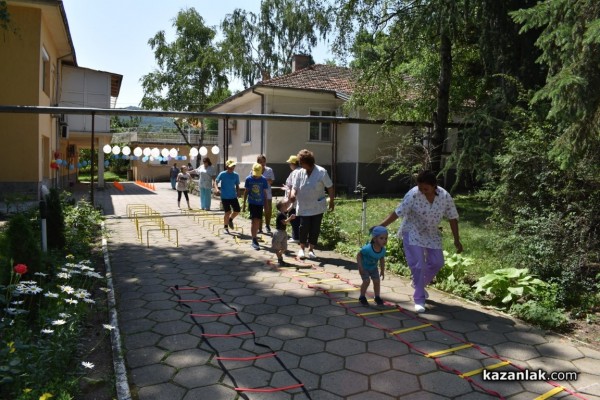 Закриват дома за деца в село Бузовград / Новини от Казанлък