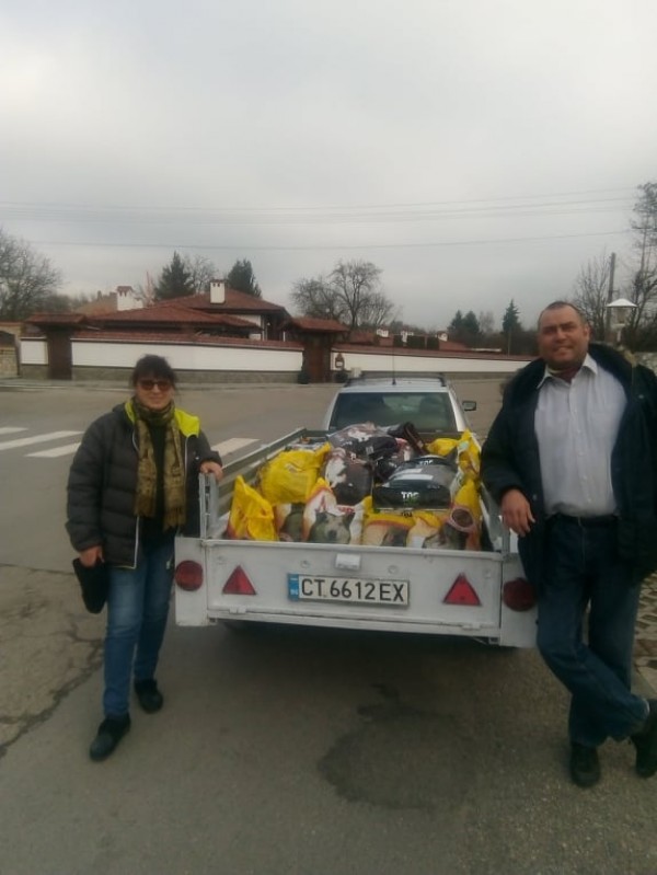 438 кг. храна събра кампанията на Голямо Дряново в помощ на бездомните животни / Новини от Казанлък