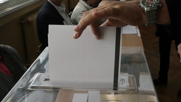 Към 17.00 часа - 41.81% са гласували в община Казанлък / Новини от Казанлък