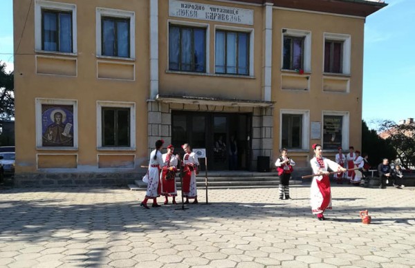 Великденска работилница ще събира средства за ремонт на читалището в Бузовград / Новини от Казанлък