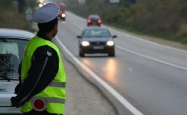 Арест на 30-годишен, шофирал нерегистриран автомобил / Новини от Казанлък