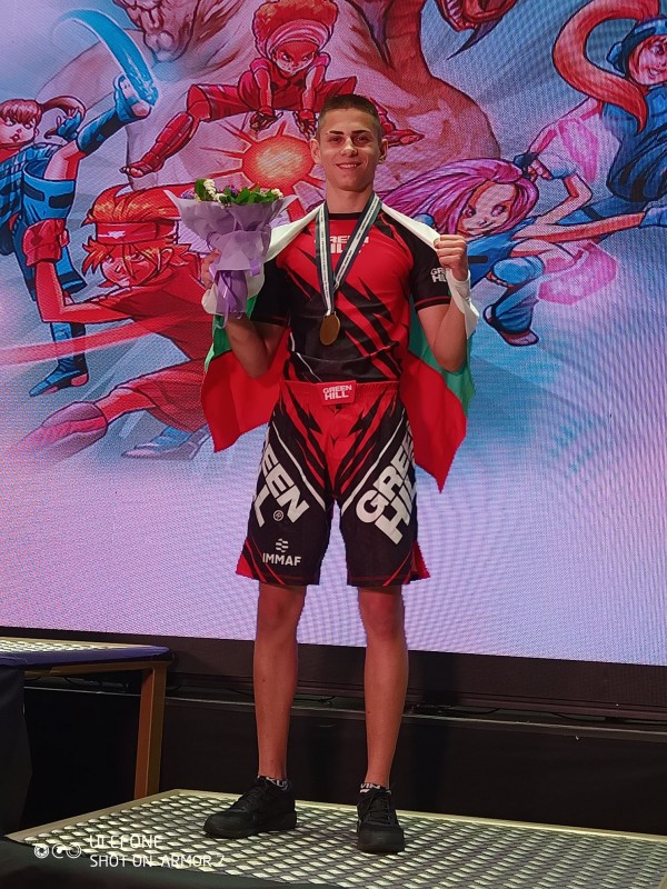 Тео - вторият бронзов медалист от Световното по ММА / Новини от Казанлък