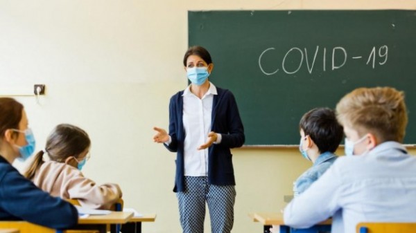 МОН: Учителите с маски в час и тестове всяка седмица / Новини от Казанлък