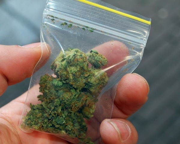 Арест за крънчанин, предал доброволно марихуана при проверка на дома му / Новини от Казанлък