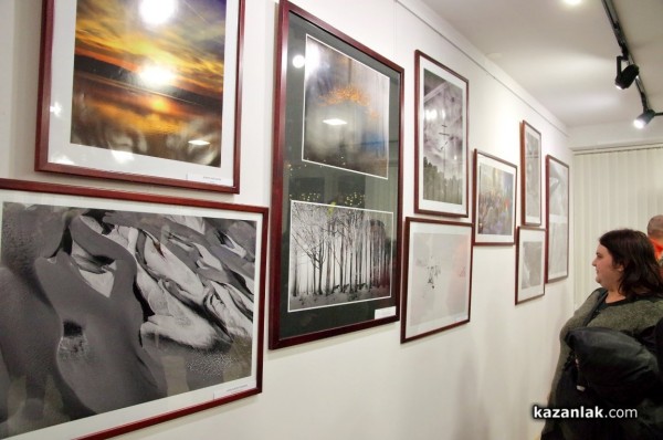 Фотографи, наближава крайният срок за участие в четвъртия Фотосалон / Новини от Казанлък
